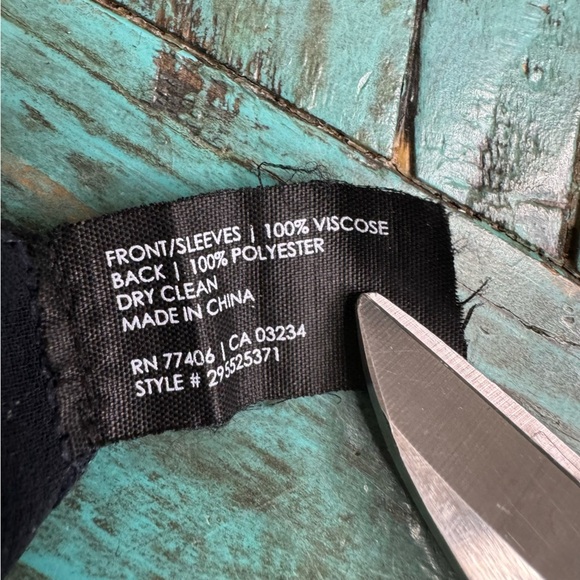 Club Monaco Scoop Neck Pleated Back Split Hem Size Small - Picture 8 of 8